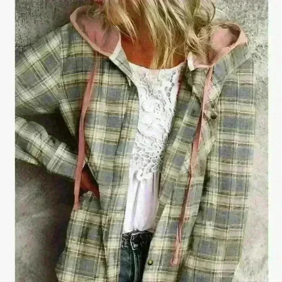 WOMEN'S HOODED PLAID SHACKET SIZE SMALL NWOT - Picture 1 of 5